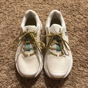 On Cloud Women’s Cloudrunner 2